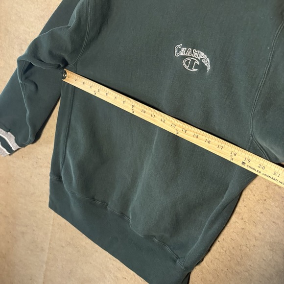 VTG Champion Reverse Weave Sweatshirt Womens Sz L Green Pullover Logo USA - Picture 8 of 8